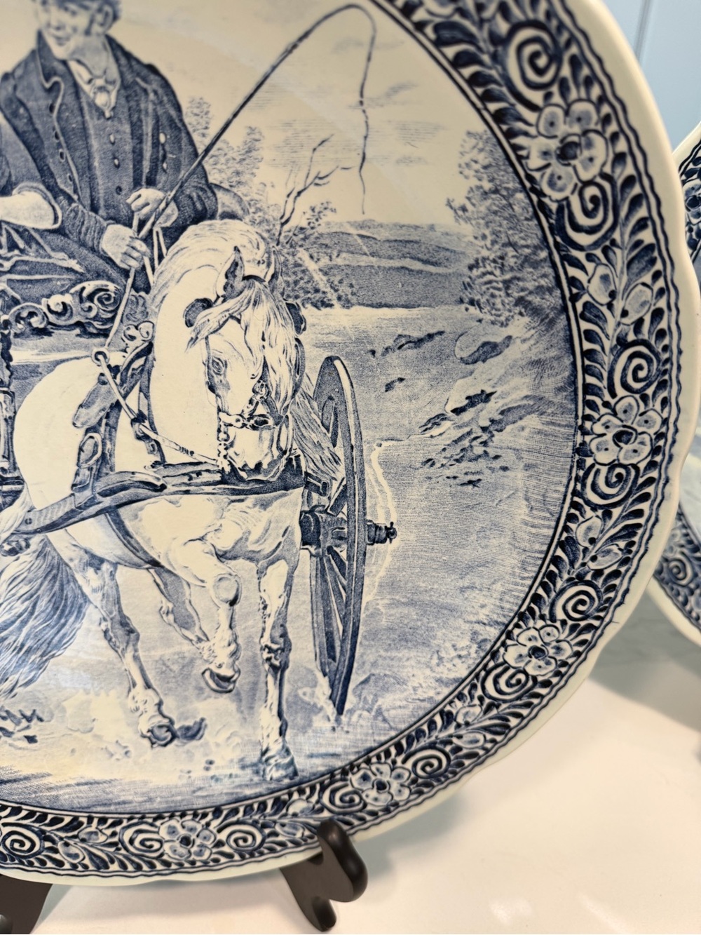 Vintage Royal Boch Delfts Blue & White Horse Carriage Decorative Plates Set of 2 - Picture 13 of 17